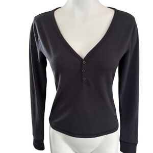 Fabletics charcoal grey waffle knit Long-Sleeve Henley Top, sz M